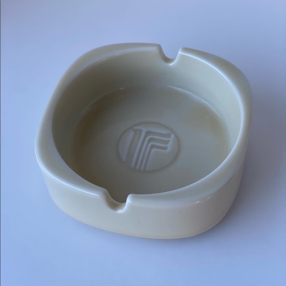 Retro 1970/1980s Beige Ceramic Ashtray - Picture 4 of 7